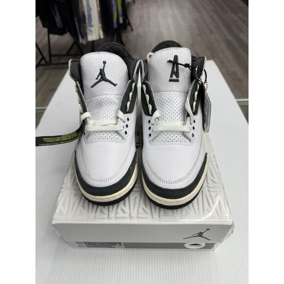 Size 9 - A Ma Maniére x Air Jordan 3 Retro OG SP Diffused Blue HV8571-100 main image 5